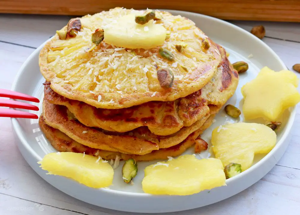 Pancakes de Avena, Piña y Pistachos